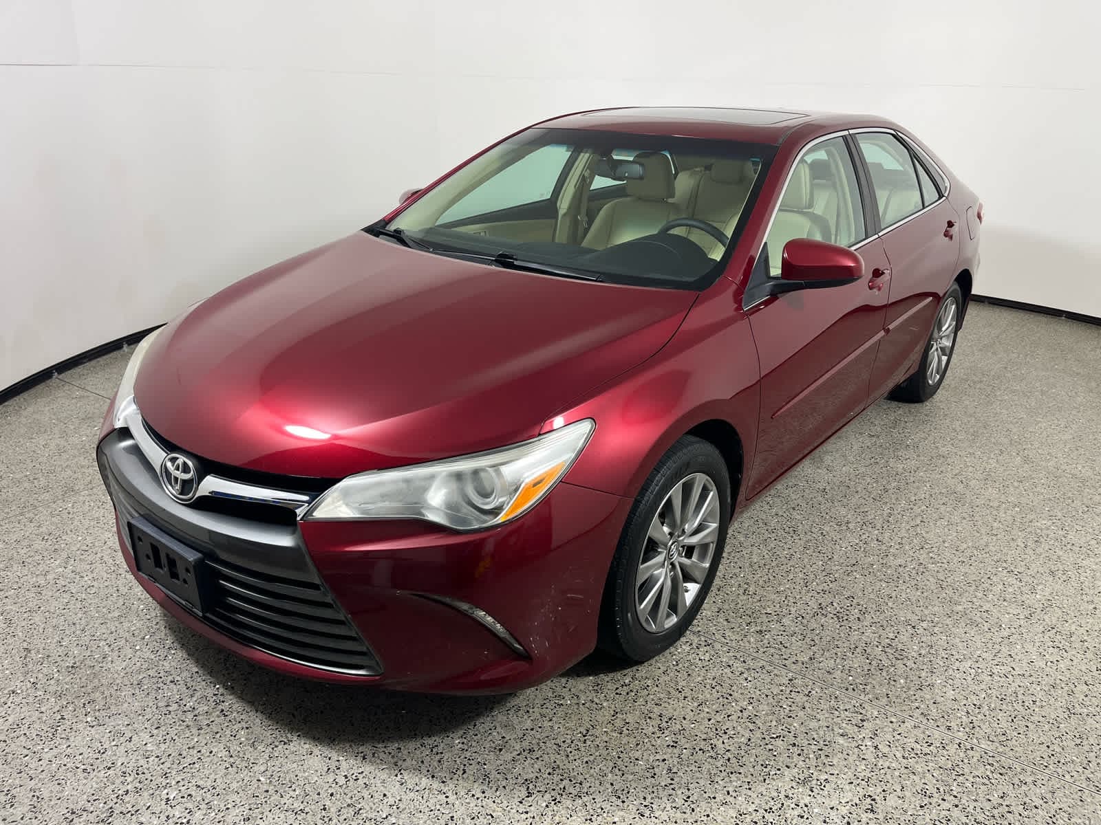 2017 Toyota Camry XLE — photo 1 of 5