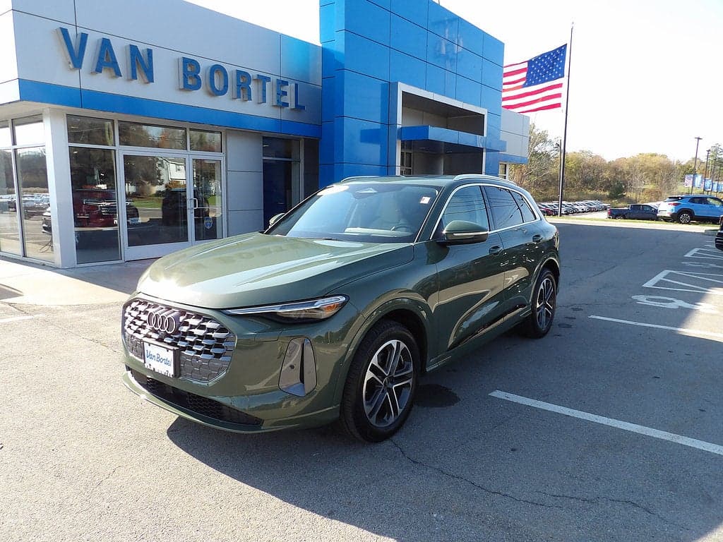2025 Audi Q5 Prestige — photo 1 of 5