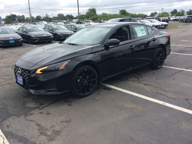 2026 Nissan Altima 2.5 SR — photo 1 of 10