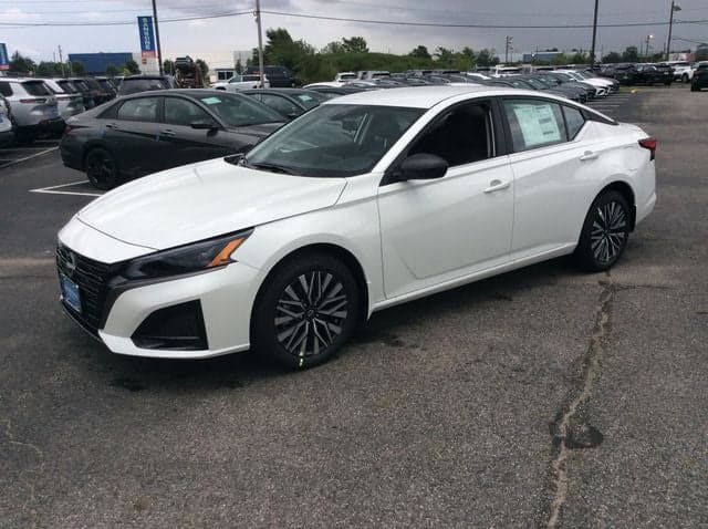2026 Nissan Altima 2.5 SV — photo 1 of 9