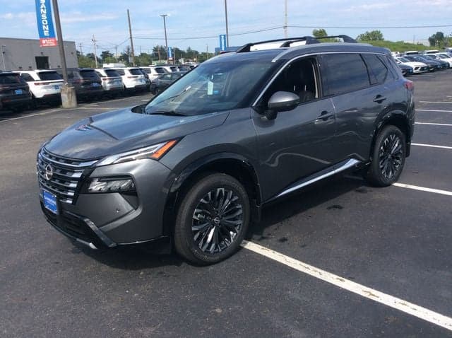2026 Nissan Rogue Platinum — photo 1 of 10