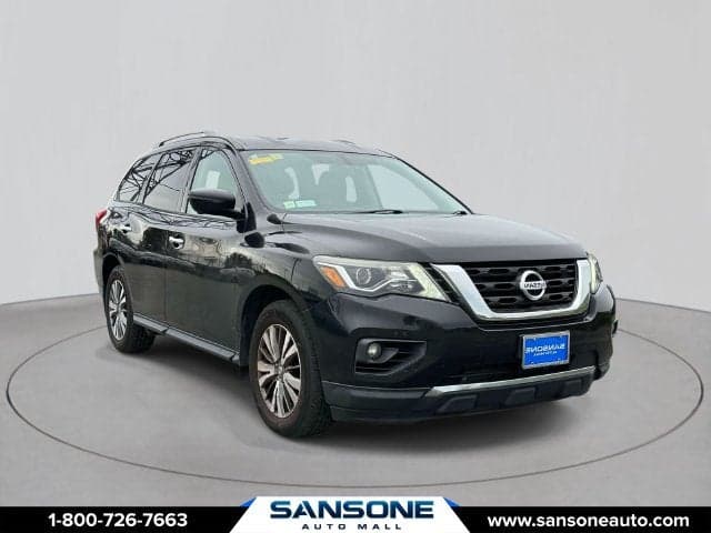 2017 Nissan Pathfinder SL — photo 1 of 30