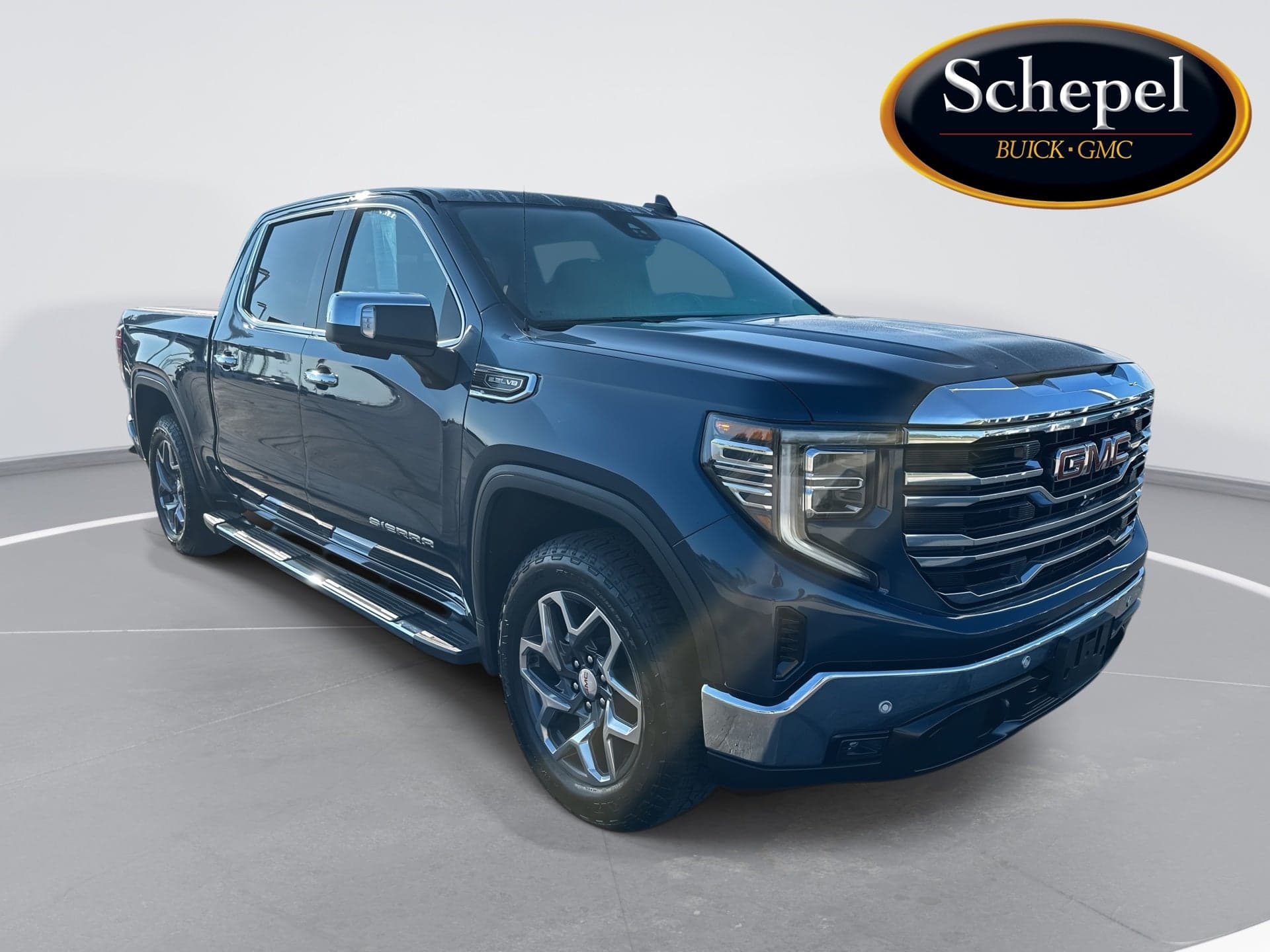 2023 GMC Sierra 1500 SLT — photo 1 of 24