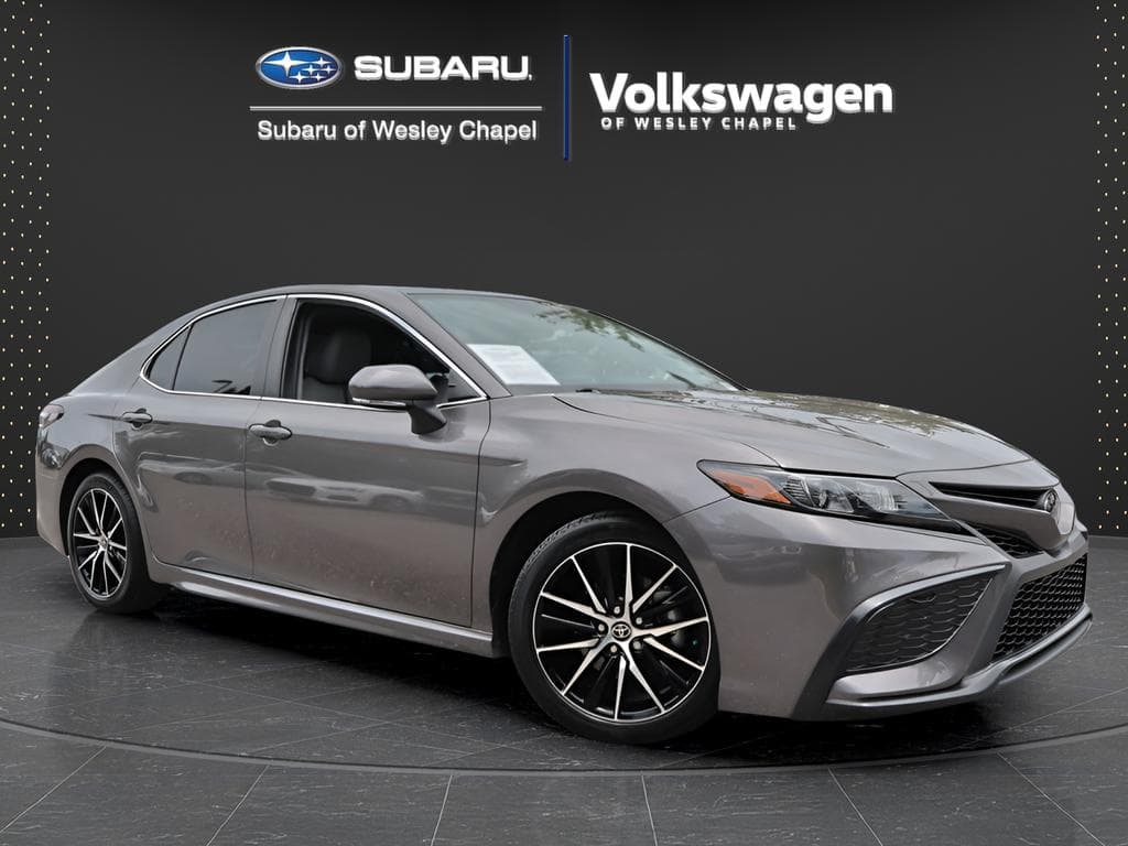 2023 Toyota Camry SE — photo 1 of 24