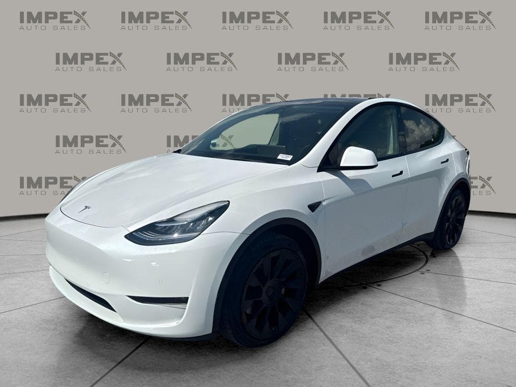 2022 Tesla Model Y Long Range Dual Motor All-Wheel Drive — photo 1 of 33