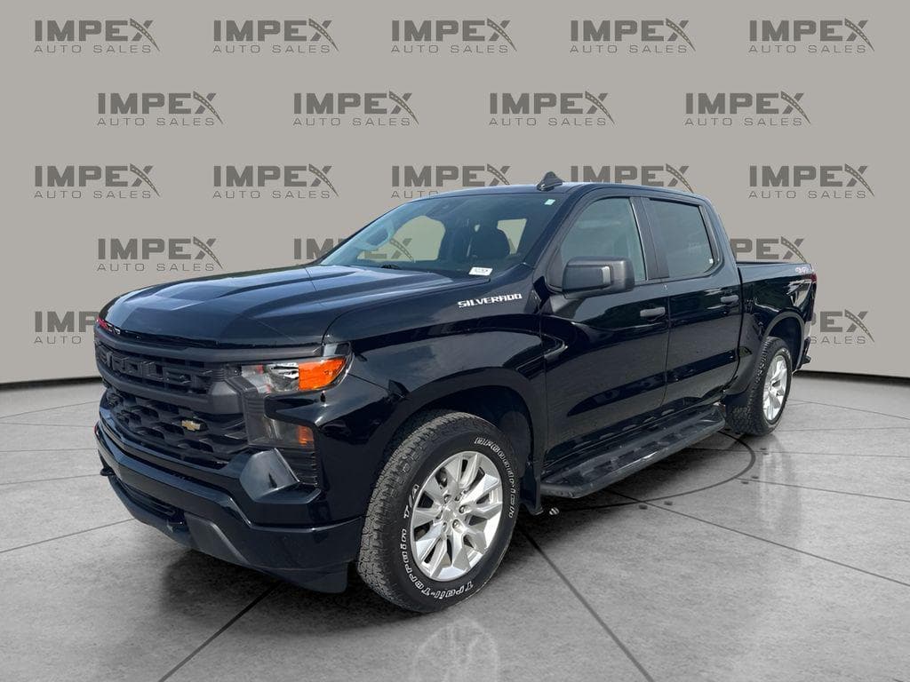 2023 Chevrolet Silverado 1500 4WD Crew Cab Short Bed Custom — photo 1 of 22