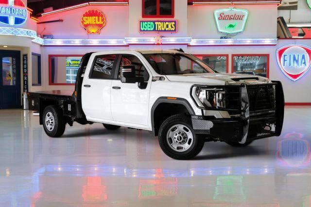 2024 GMC Sierra 2500 4WD Crew Cab Long Bed Pro — photo 1 of 53