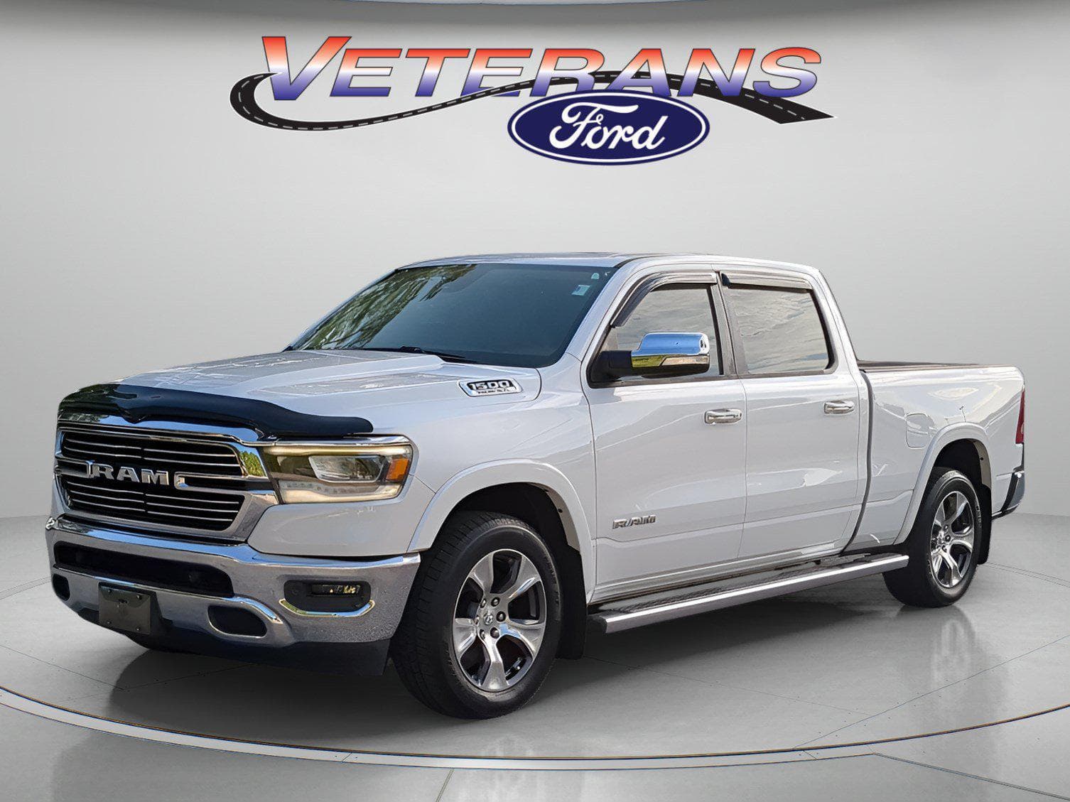 2019 RAM 1500 Laramie Crew Cab 4x4 64" Box — photo 1 of 72