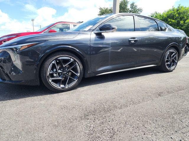 2025 Kia K4 GT-Line — photo 1 of 4