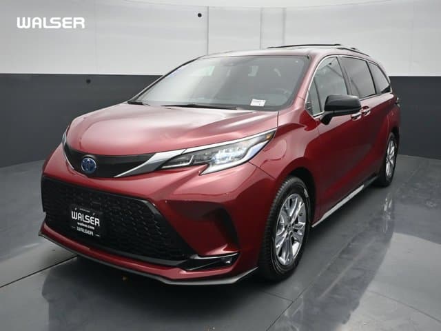 2022 Toyota Sienna XSE — photo 1 of 43