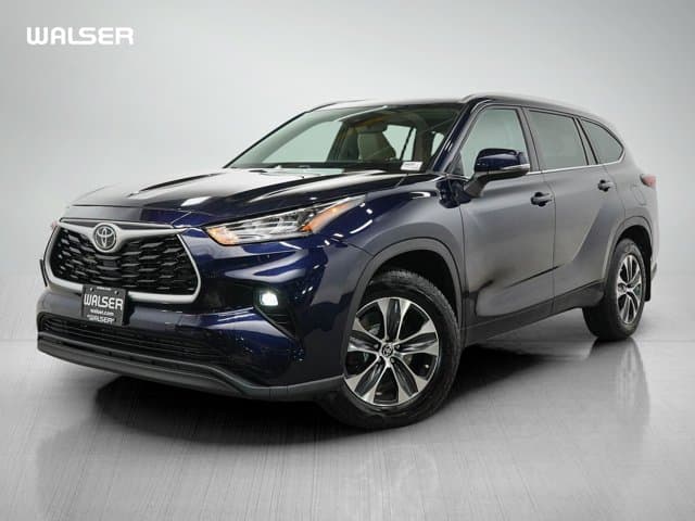 2024 Toyota Highlander XLE — photo 1 of 33