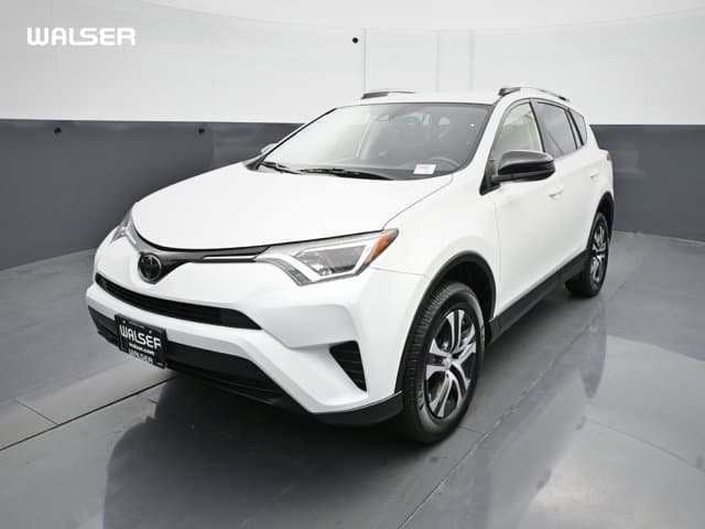 2018 Toyota RAV4 LE — photo 1 of 44