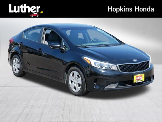 2017 Kia Forte LX — photo 1 of 32