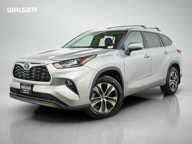 2023 Toyota Highlander XLE — photo 1 of 32