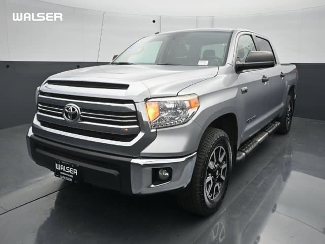 2017 Toyota Tundra 4WD SR5 — photo 1 of 38