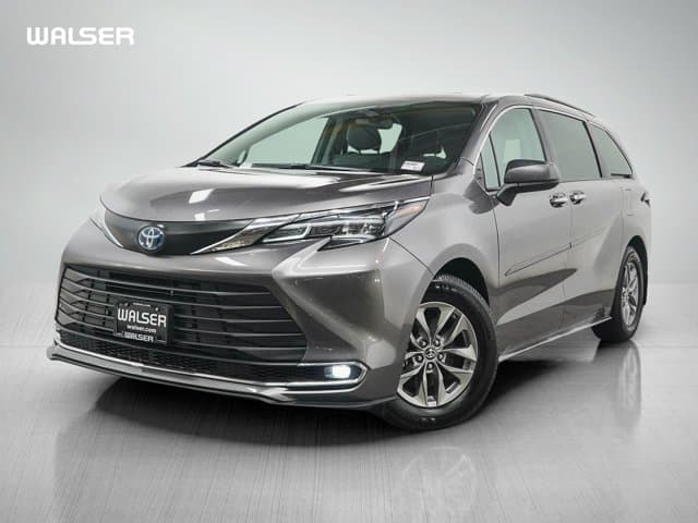 2024 Toyota Sienna XLE — photo 1 of 31