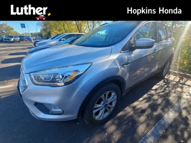 2017 Ford Escape SE — photo 1 of 11
