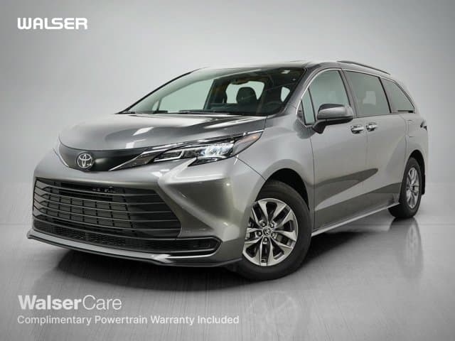 2026 Toyota Sienna XLE — photo 1 of 31