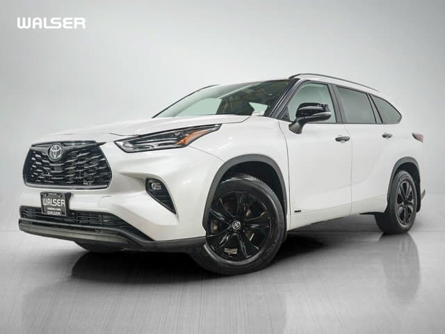 2025 Toyota Highlander Base — photo 1 of 30