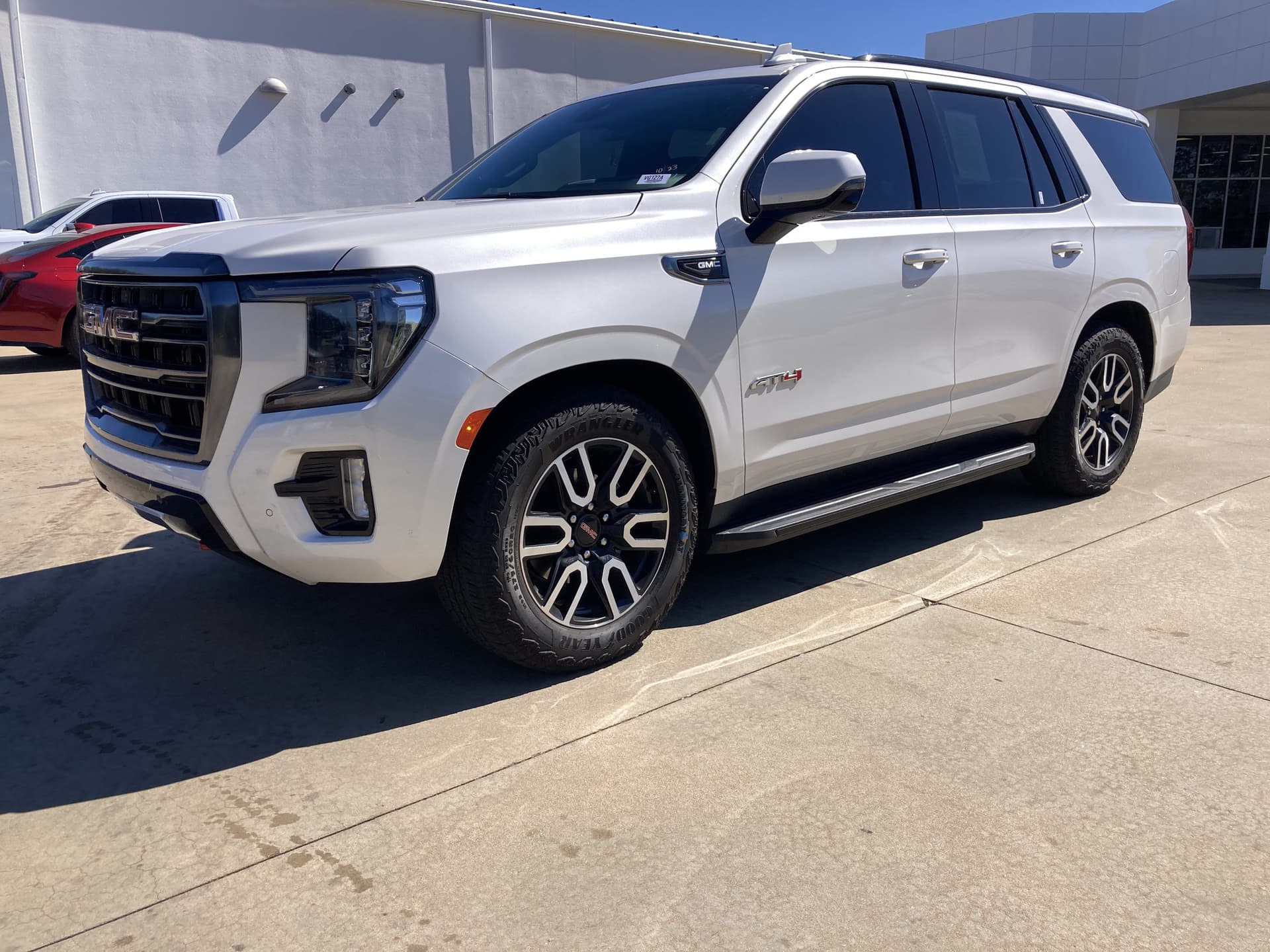 2023 GMC Yukon AT4 — photo 1 of 3