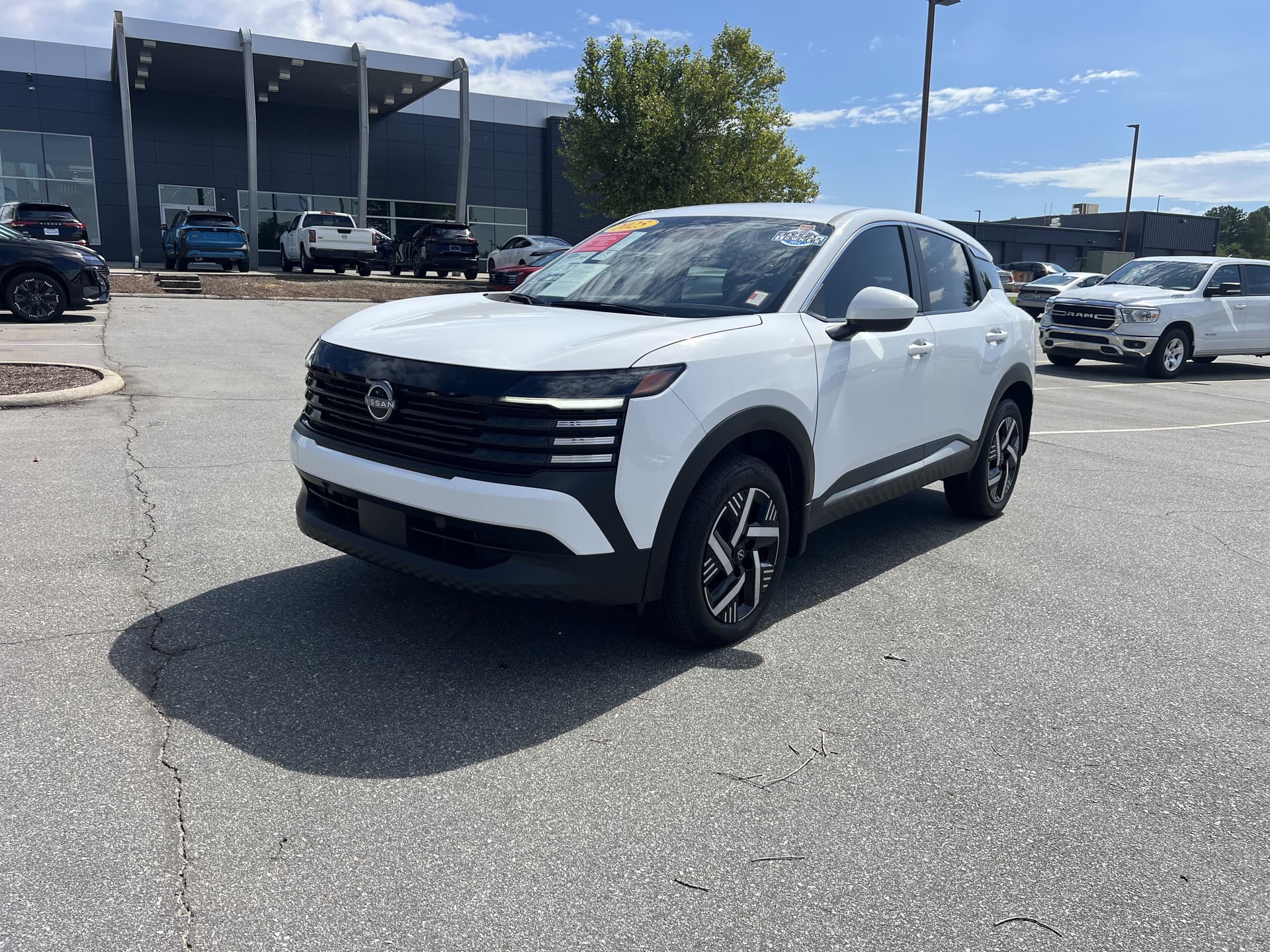 2025 Nissan Kicks SV — photo 1 of 26