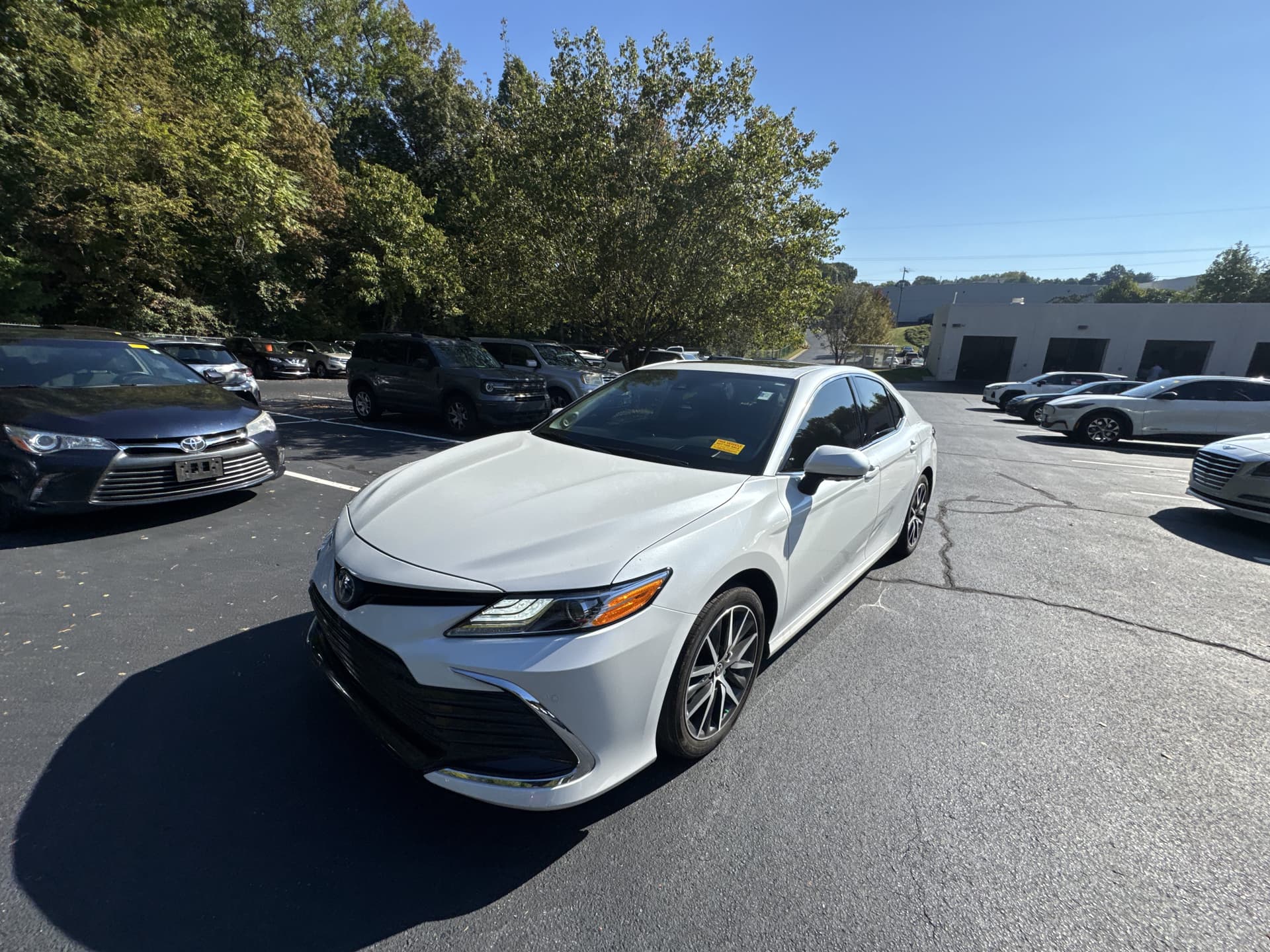 2023 Toyota Camry Hybrid XLE — photo 1 of 25