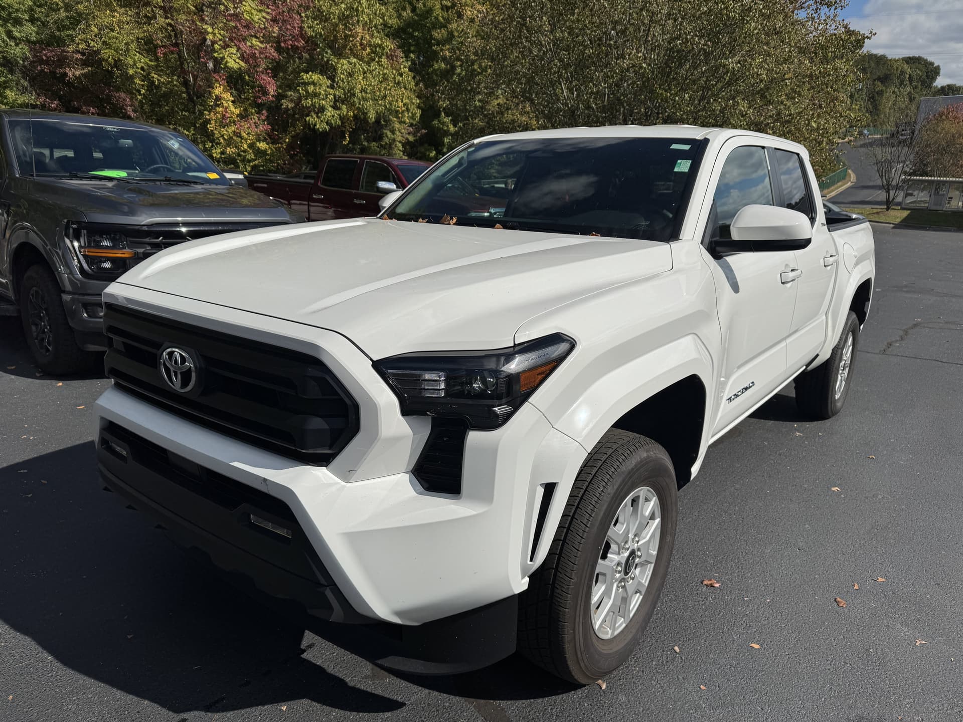 2026 Toyota Tacoma 4WD SR5 — photo 1 of 15