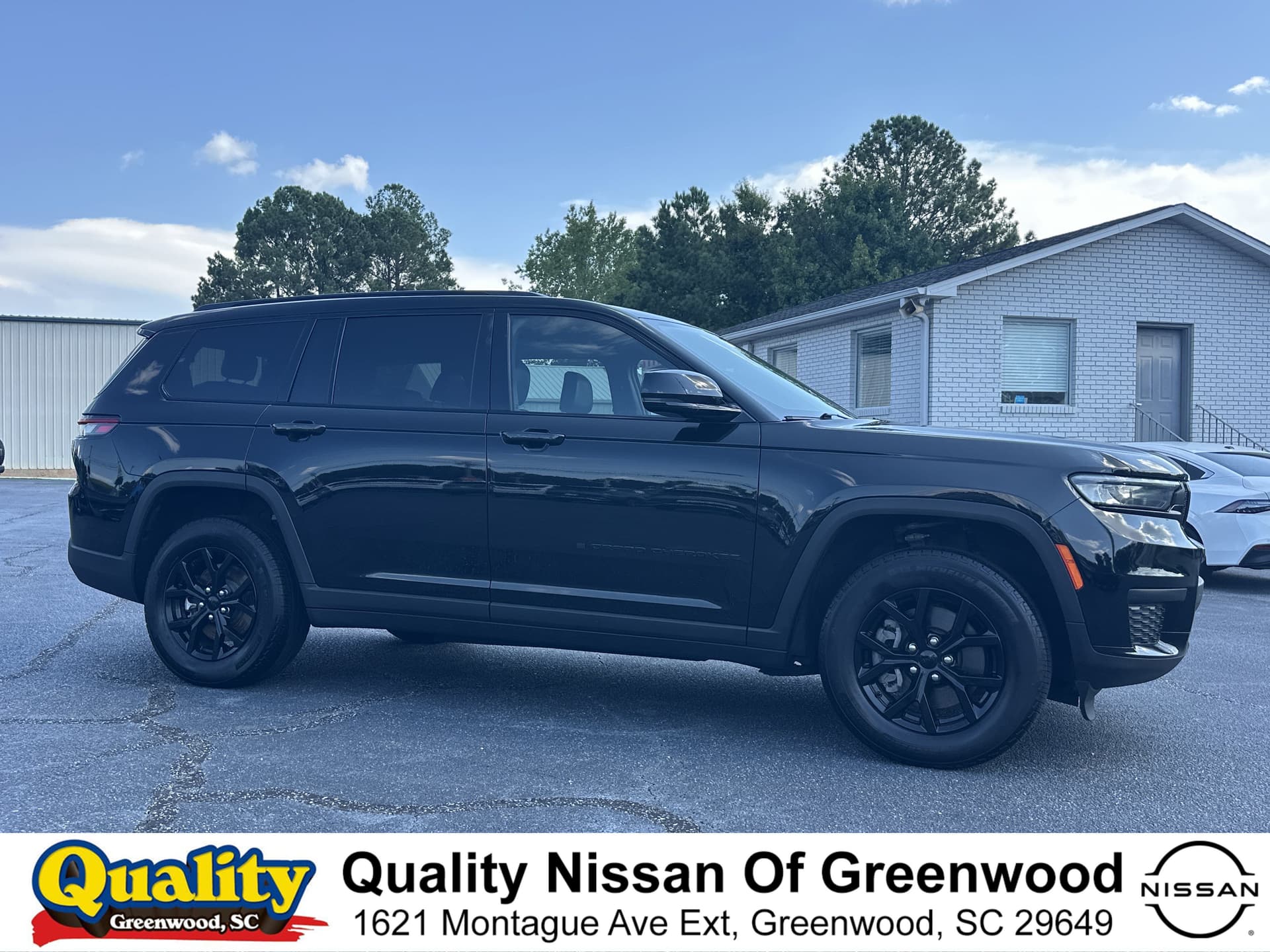 2024 Jeep Grand Cherokee L Altitude — photo 1 of 30