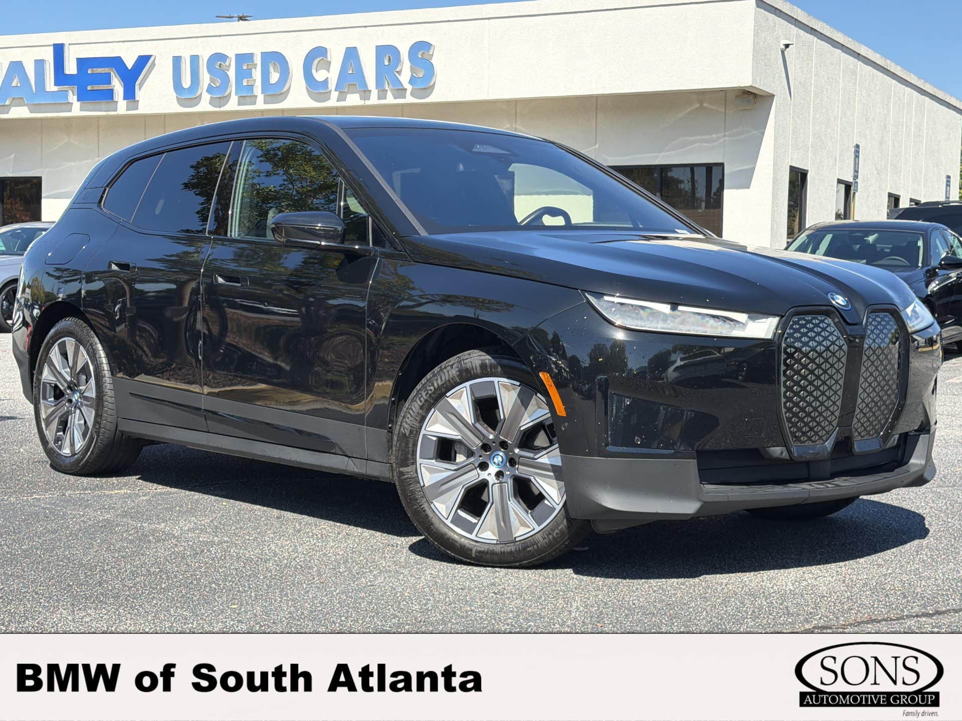 2024 BMW iX xDrive50 — photo 1 of 32