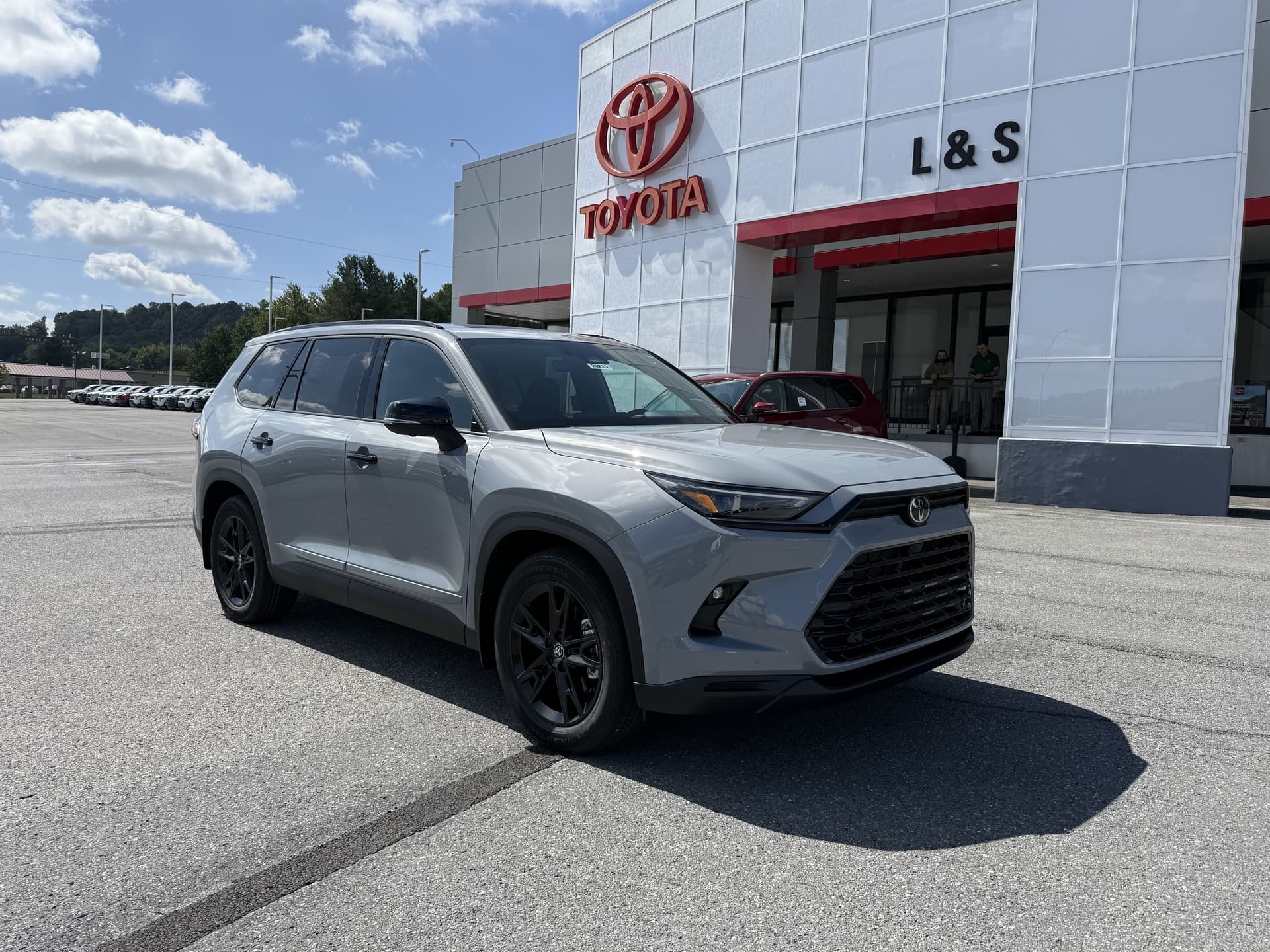 2026 Toyota Grand Highlander Hybrid Nightshade Edition — photo 1 of 33