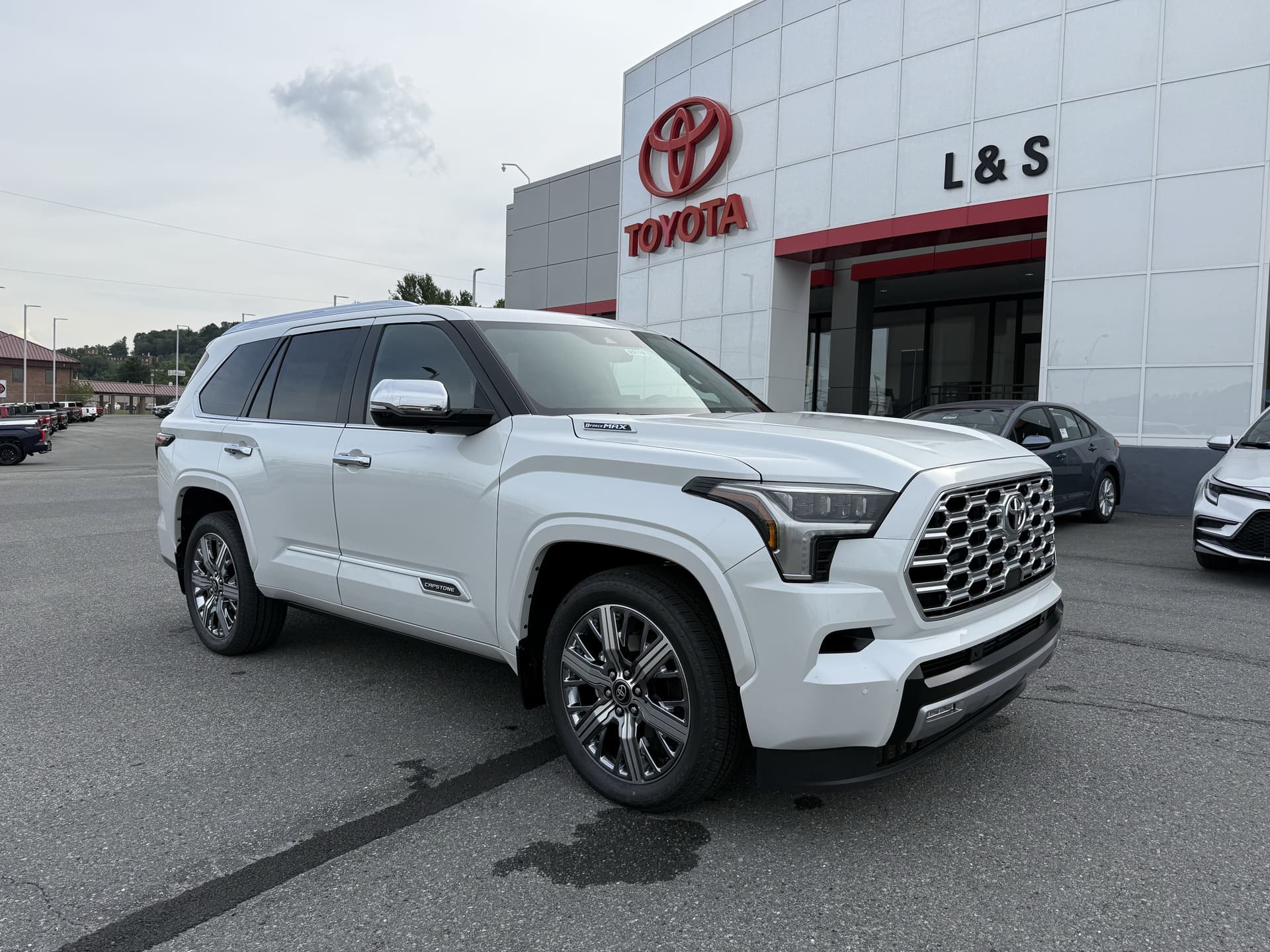 2026 Toyota Sequoia Capstone — photo 1 of 33