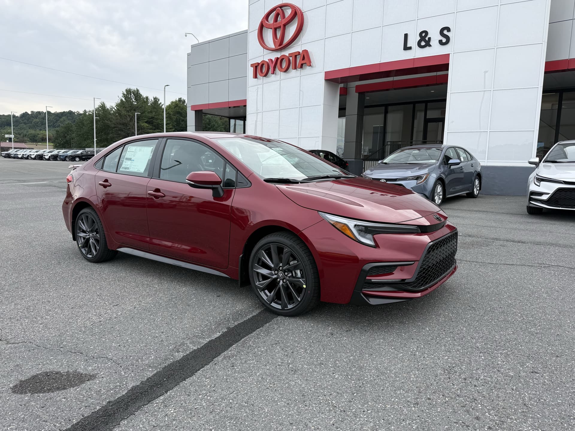 2026 Toyota Corolla SE — photo 1 of 33