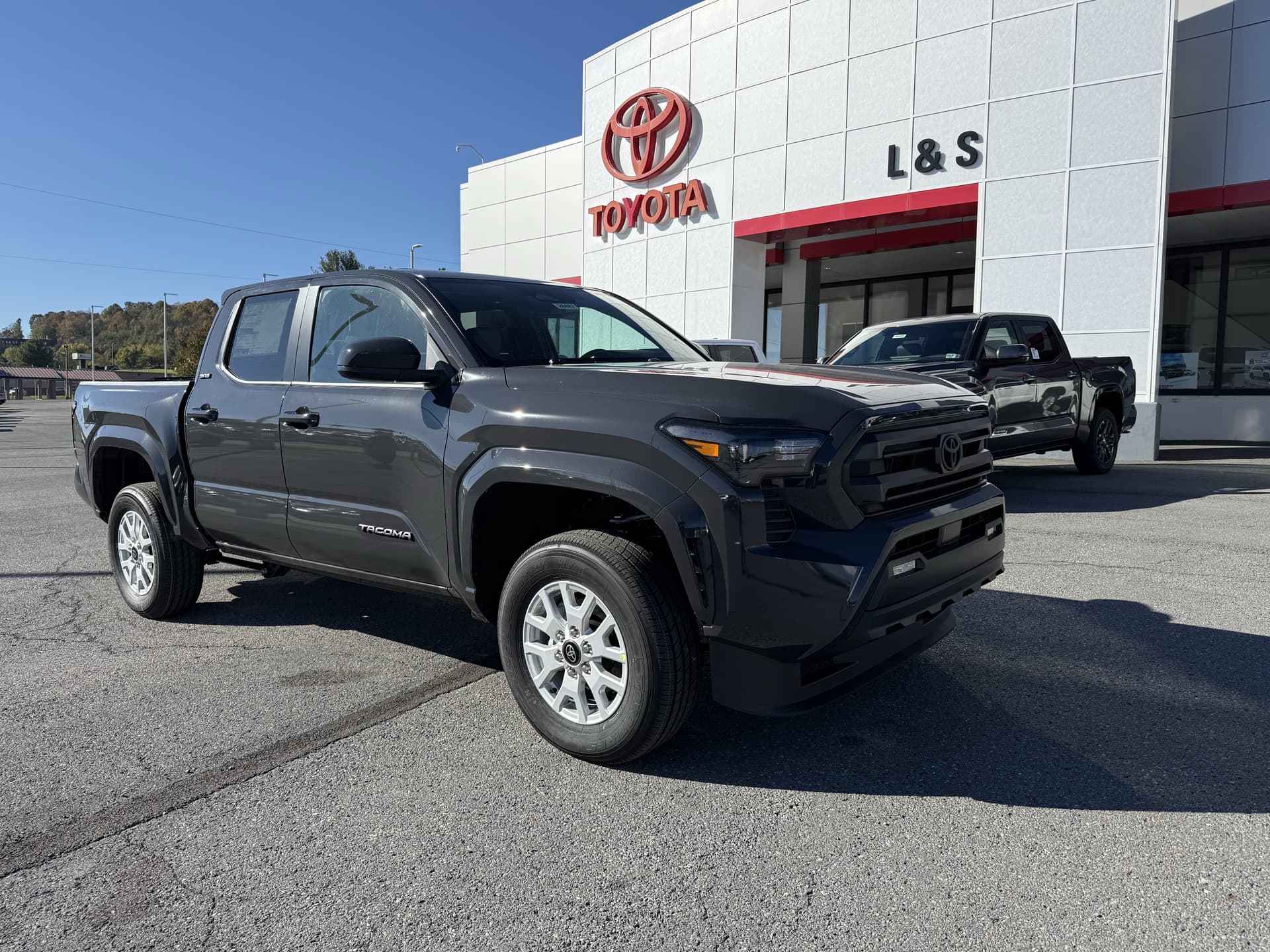 2026 Toyota Tacoma 4WD SR5 — photo 1 of 33