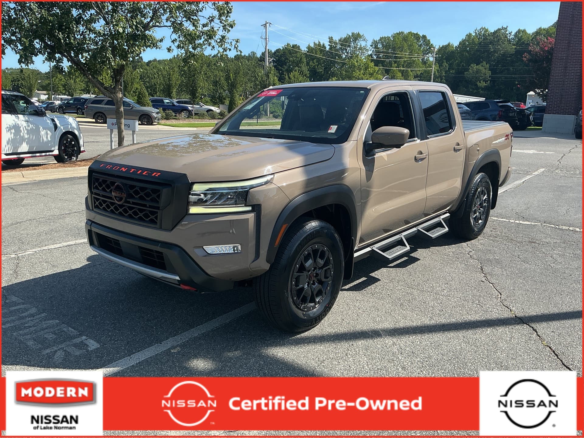 2023 Nissan Frontier PRO-4X — photo 1 of 28