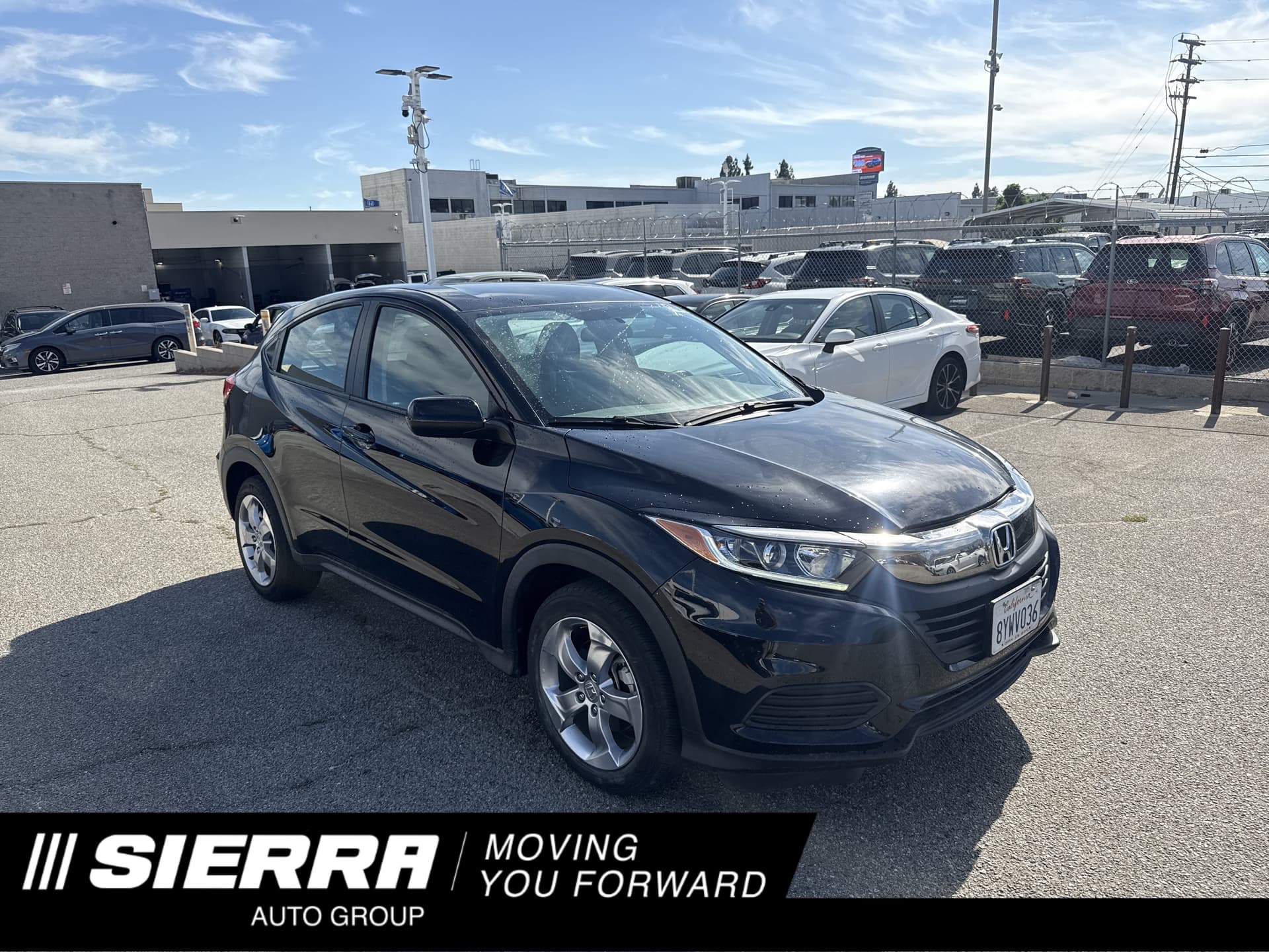 2022 Honda HR-V Base — photo 1 of 8