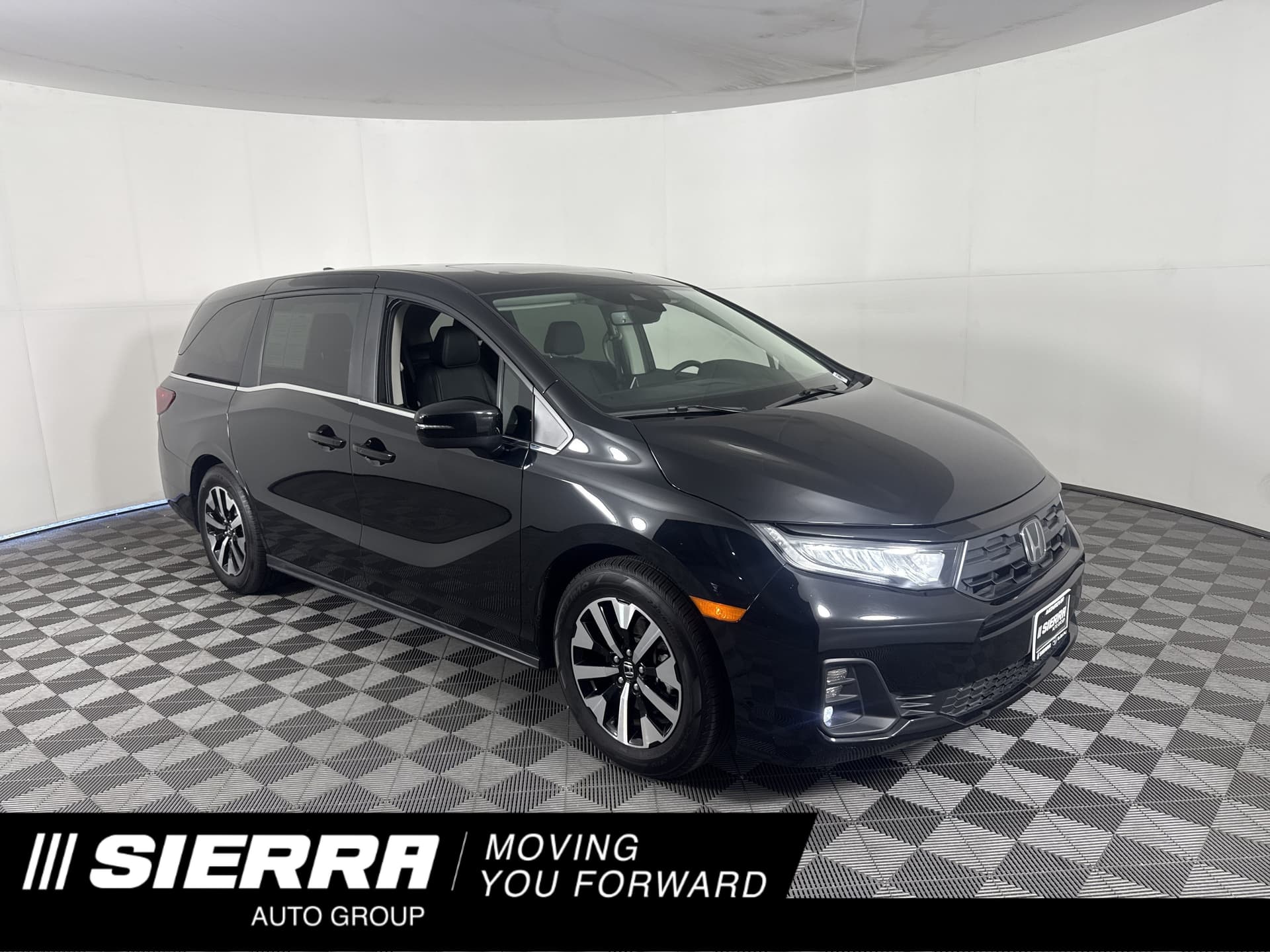 2025 Honda Odyssey EX-L — photo 1 of 33