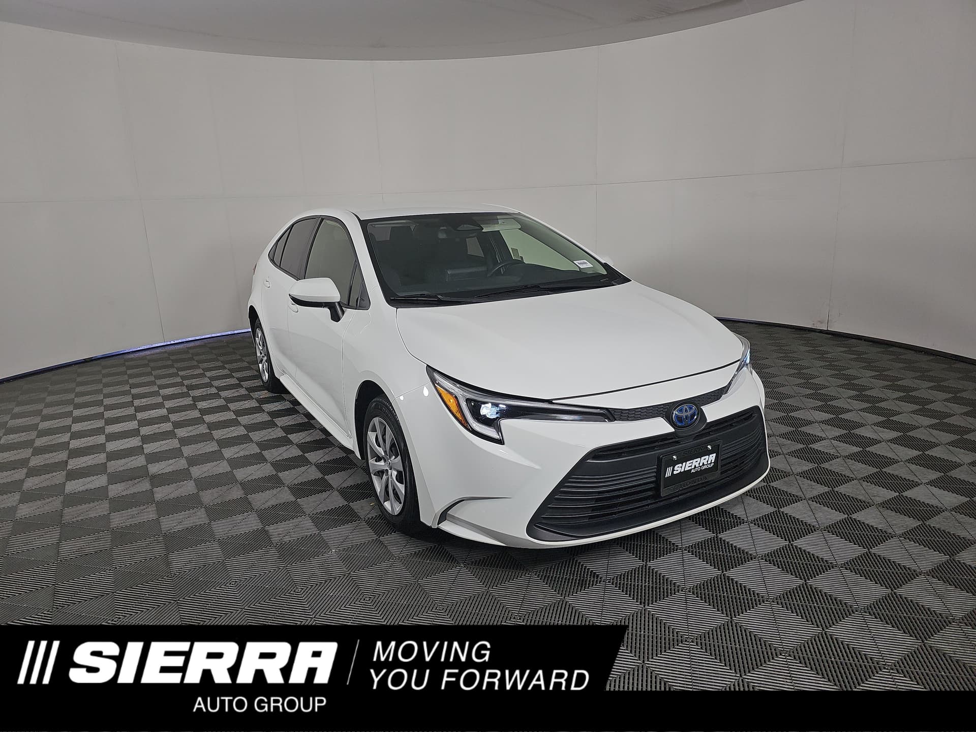 2023 Toyota Corolla Hybrid LE — photo 1 of 30