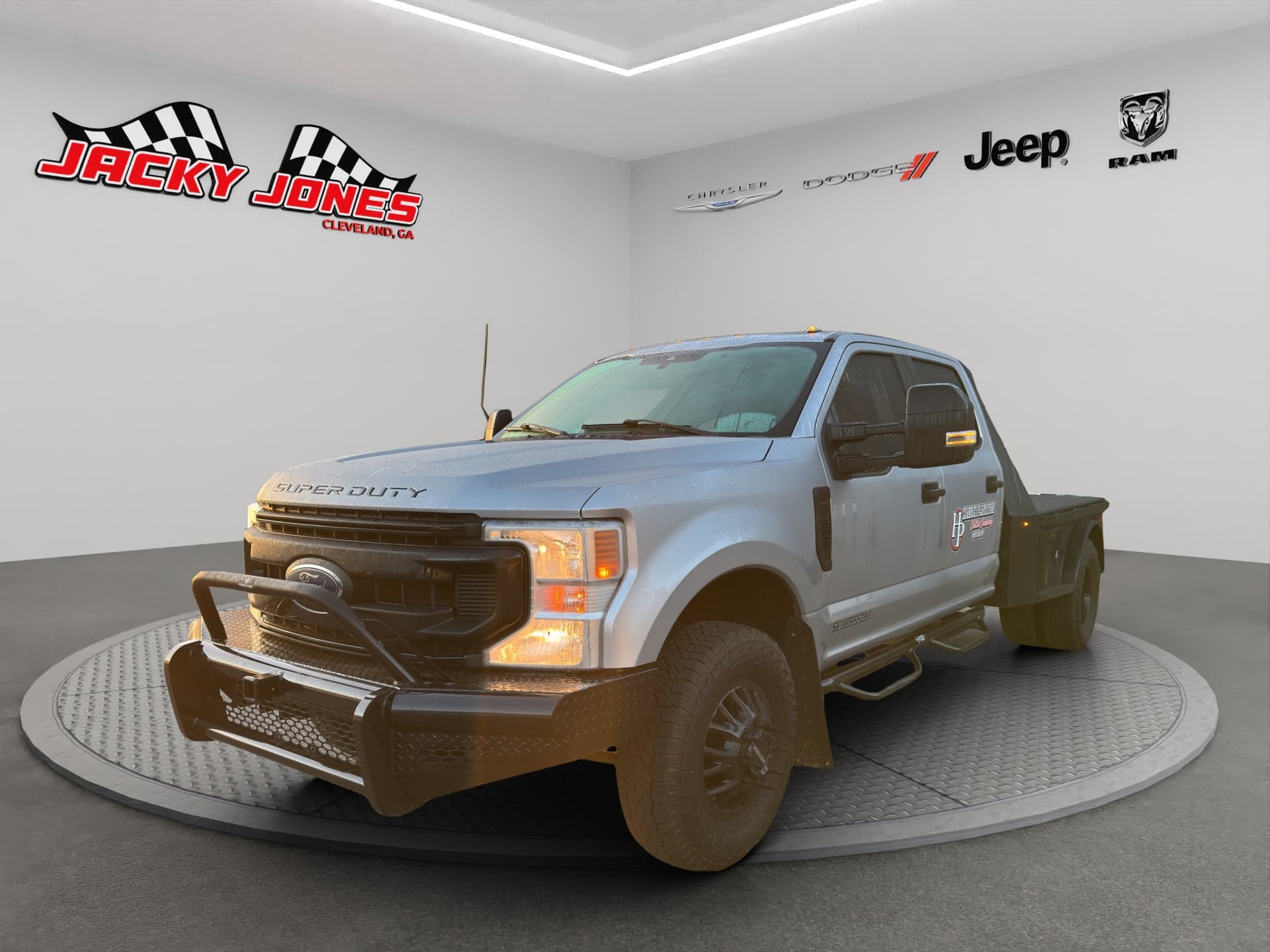 2022 Ford Super Duty F-350 DRW XL — photo 1 of 13