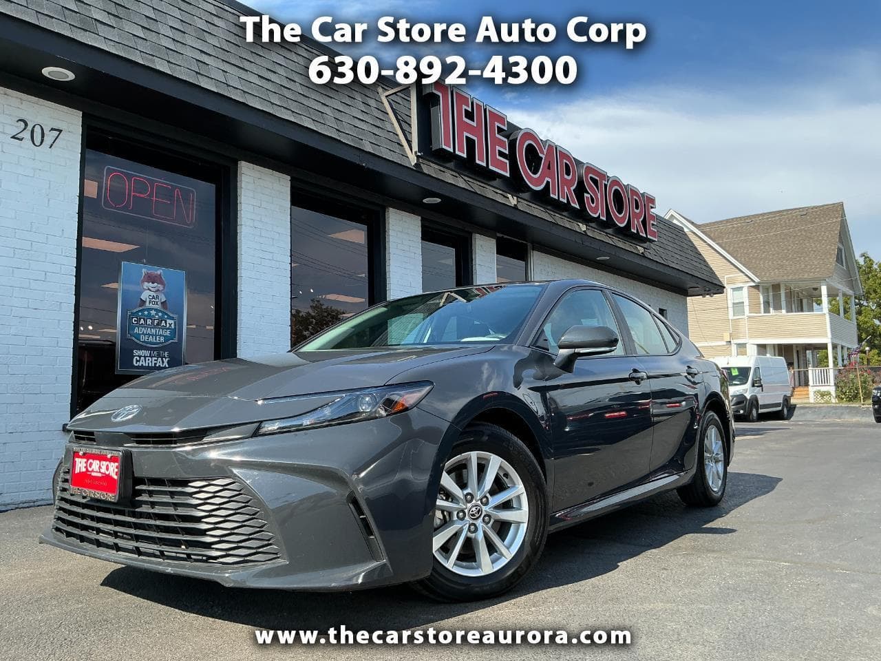 2025 Toyota Camry LE — photo 1 of 28