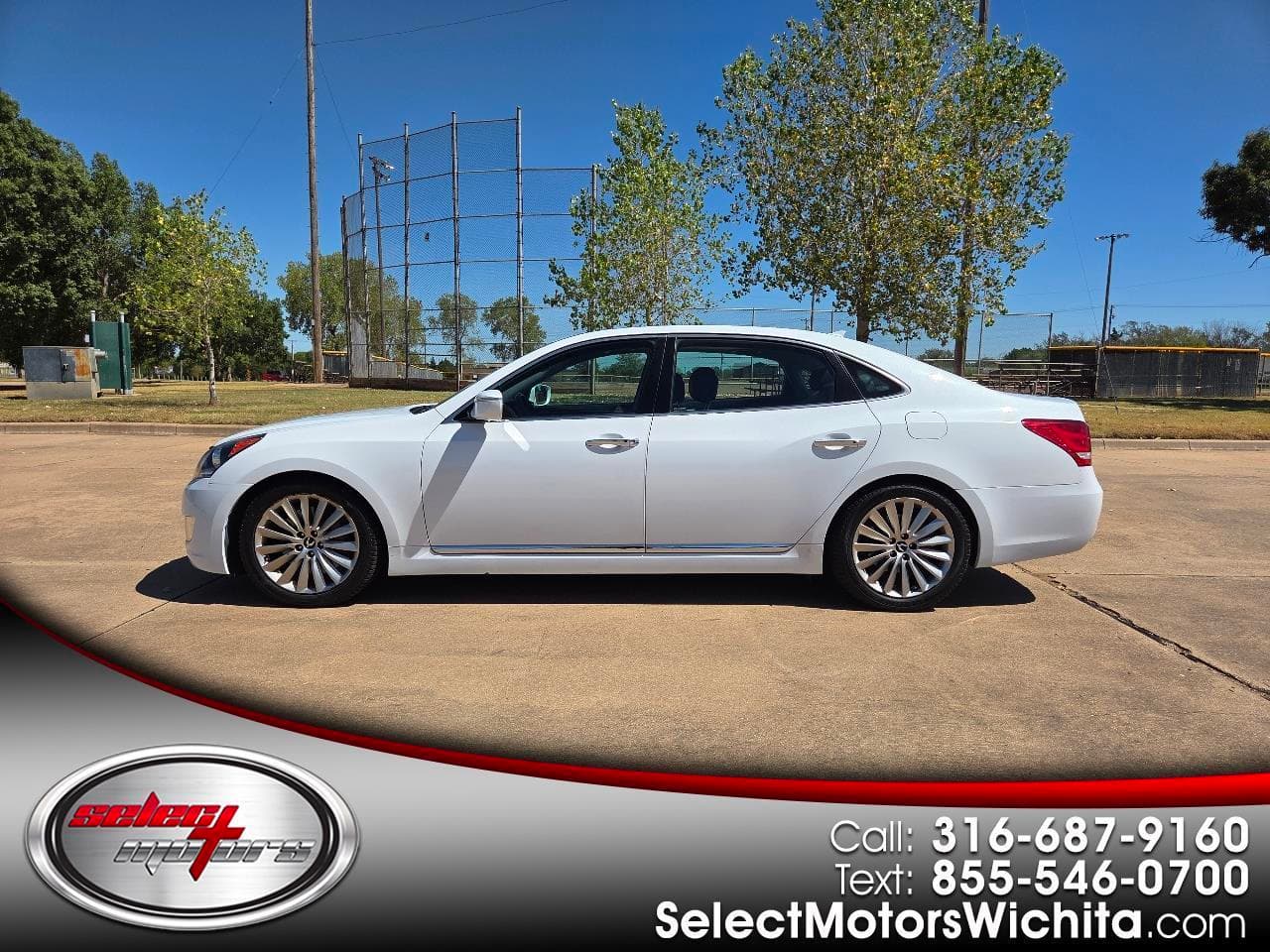 2016 Hyundai Equus Signature — photo 1 of 31