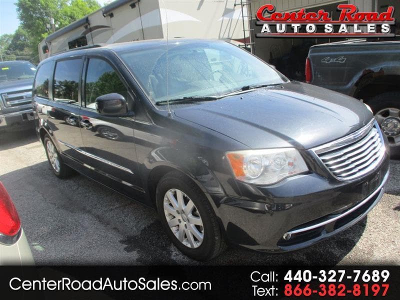 2014 Chrysler Town & Country Touring — photo 1 of 16