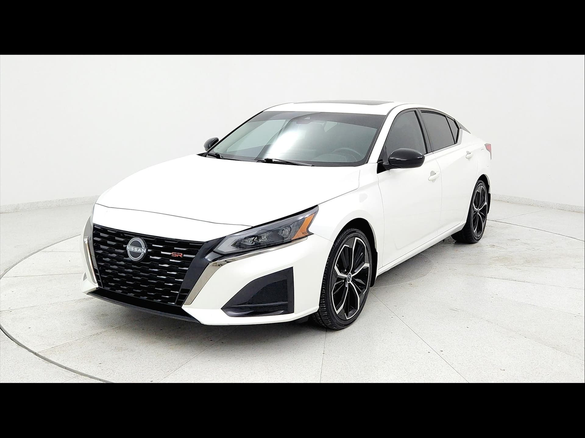 2024 Nissan Altima 2.5 SR — photo 1 of 54