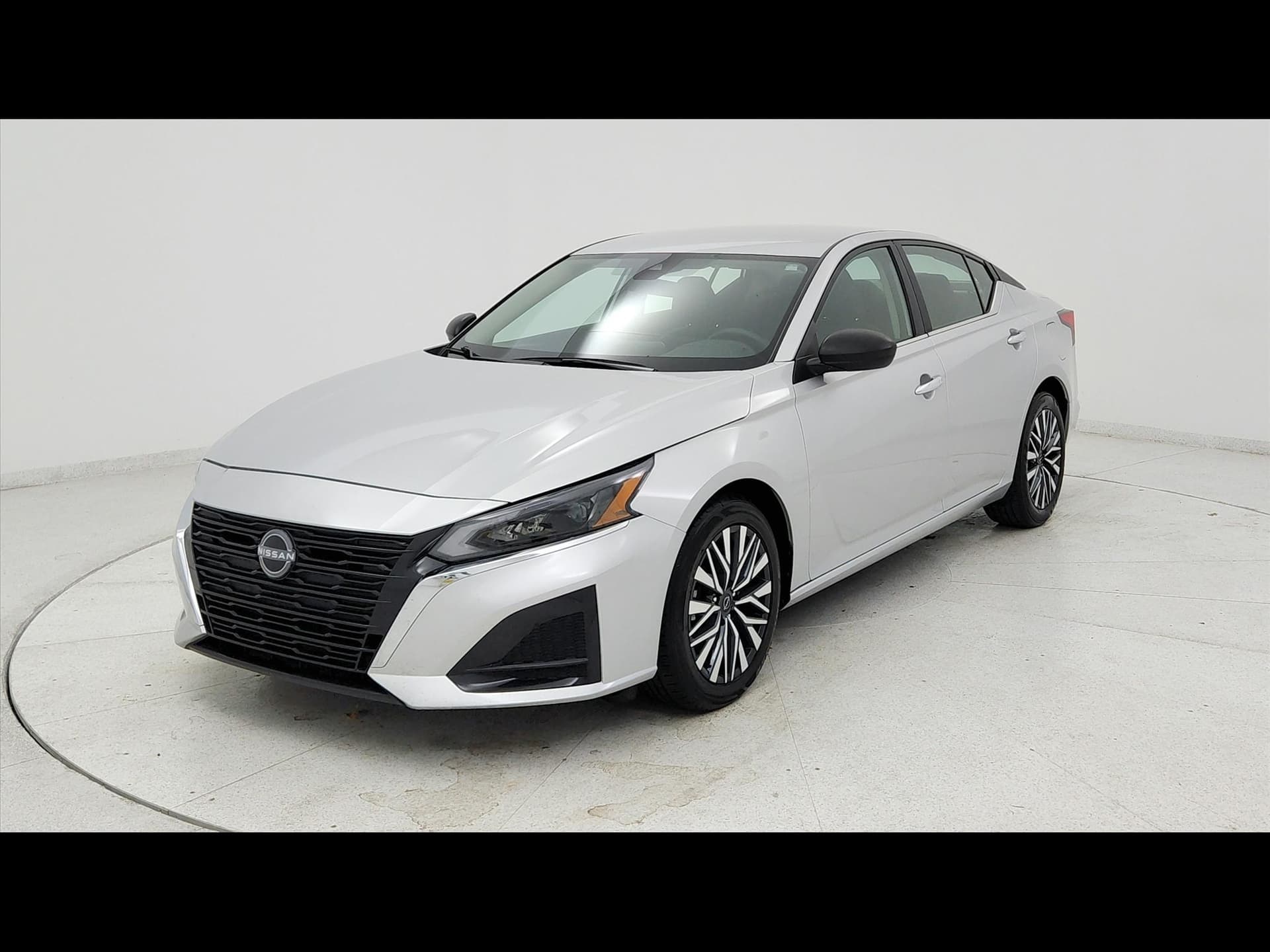 2025 Nissan Altima Base — photo 1 of 50