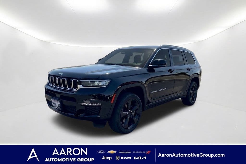 2024 Jeep Grand Cherokee L Laredo — photo 1 of 22