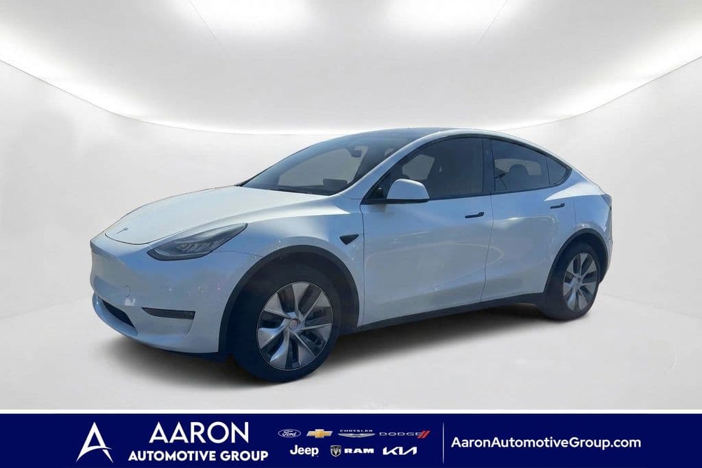 2023 Tesla Model Y Long Range — photo 1 of 22