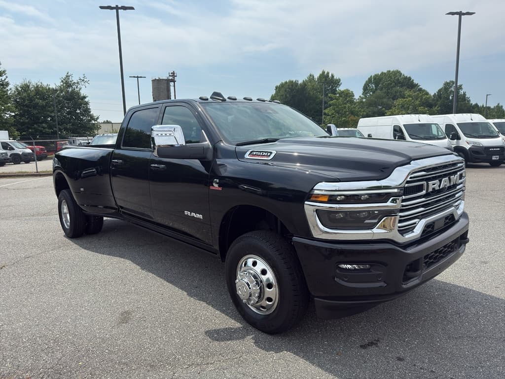 2026 RAM 3500 LARAMIE CREW CAB 4X4 8' BOX — photo 1 of 35