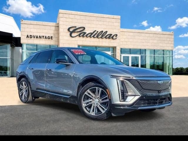 2024 Cadillac LYRIQ Luxury 1 — photo 1 of 36