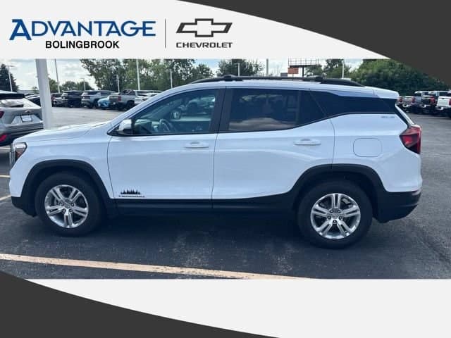 2022 GMC Terrain SLE — photo 1 of 3