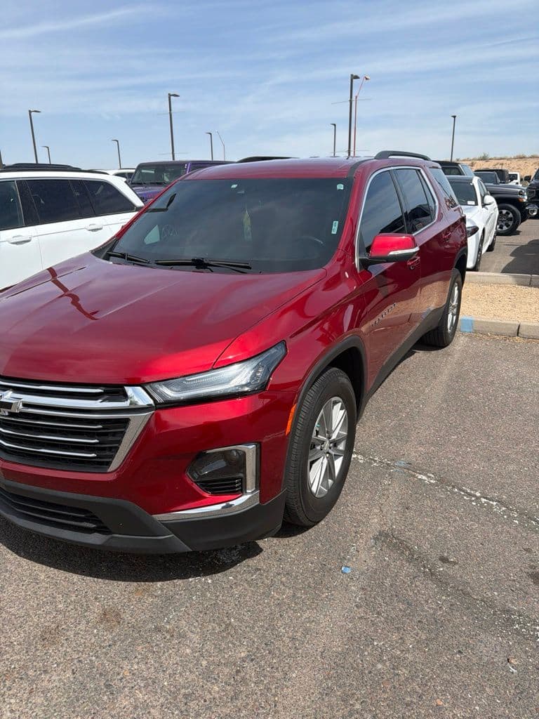 2023 Chevrolet Traverse LT — photo 1 of 8