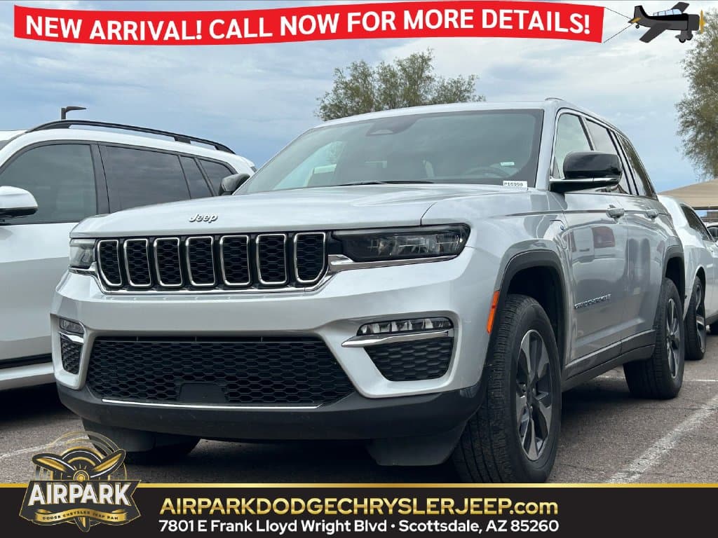 2024 Jeep Grand Cherokee Base — photo 1 of 13